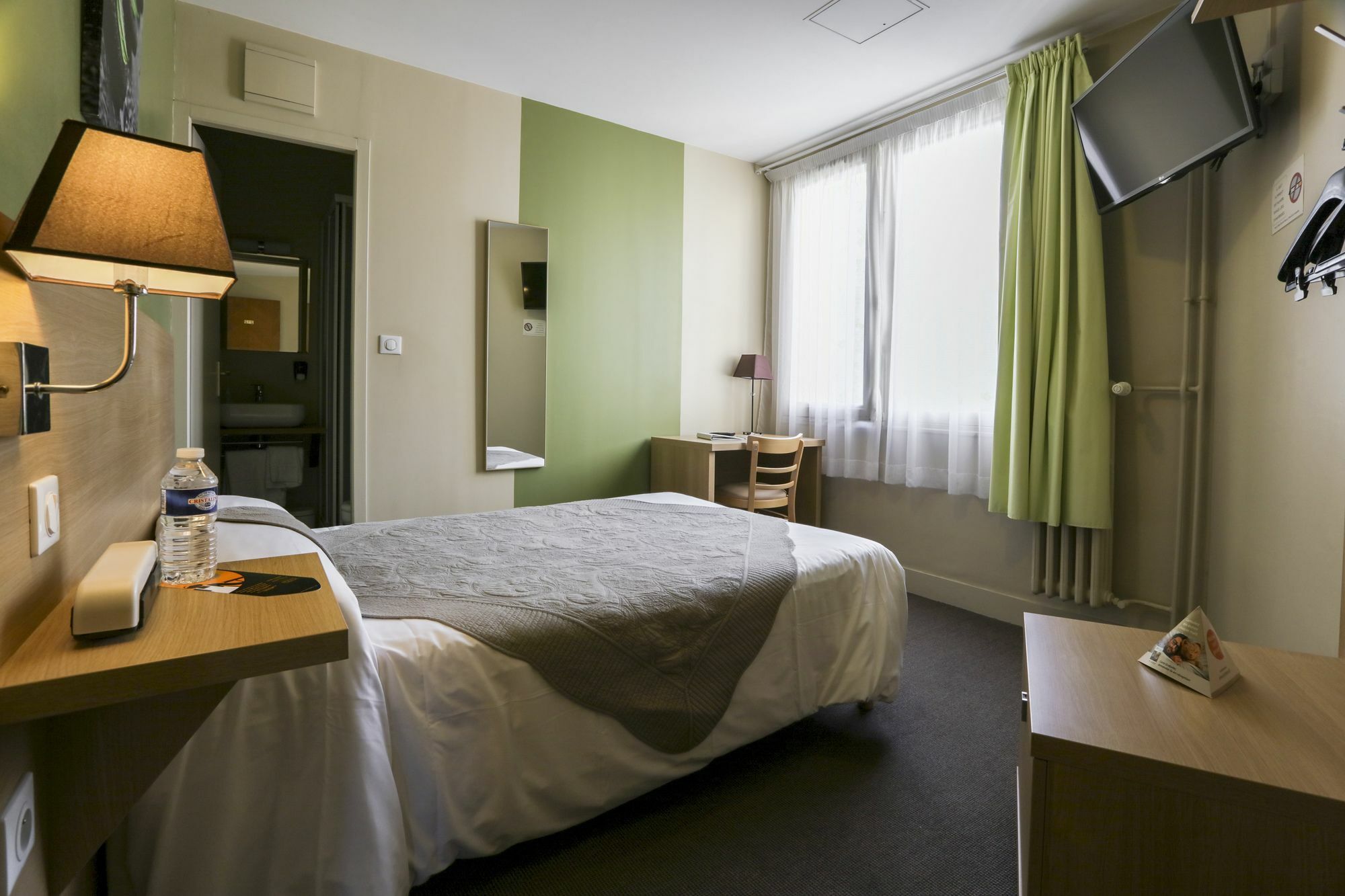Brit Hotel Terminus Angoulême Екстериор снимка